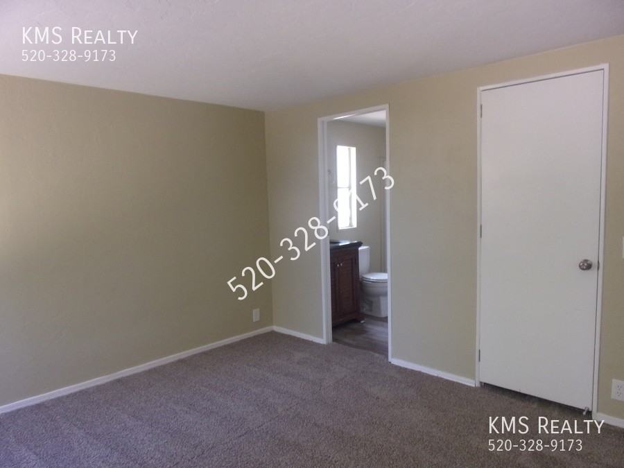 10830 W Warfield Cir - Photo 3 of 41
