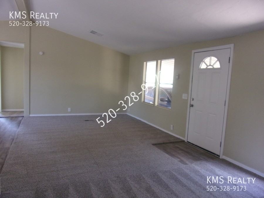 10830 W Warfield Cir - Photo 7 of 41