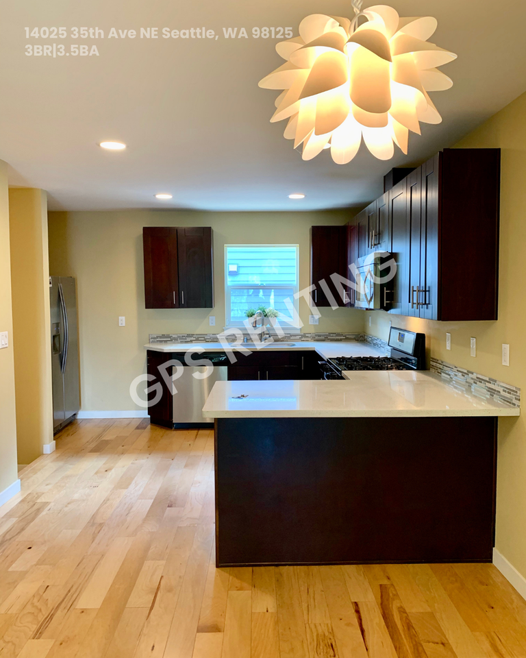 14025 35th Ave Ne - Photo 3 of 17