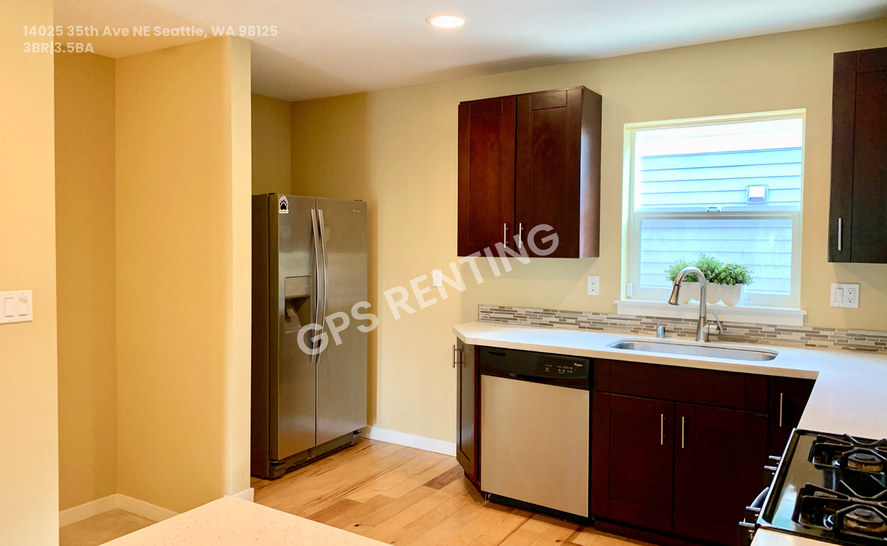 14025 35th Ave Ne - Photo 4 of 17
