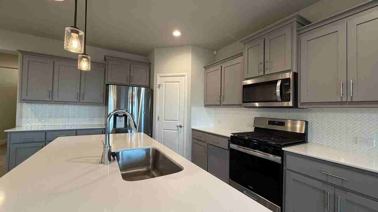1654 Reed Dr - Photo 2 of 42