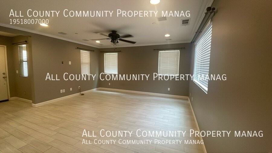 34155 Shasta Dr - Photo 3 of 33