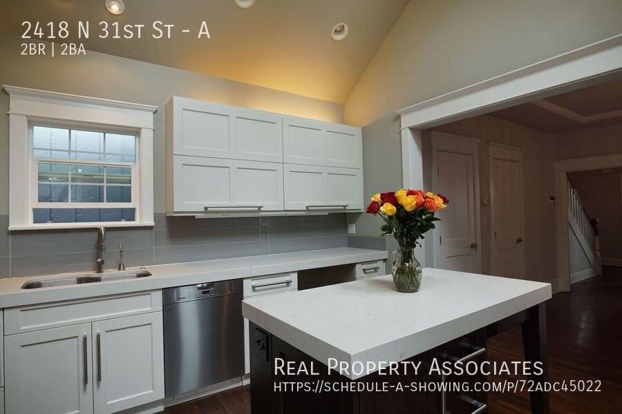2418 N 31st St #A - Photo 5 of 32