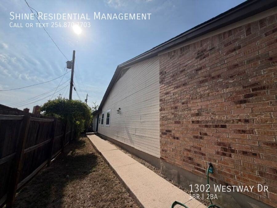 1302 Westway Dr - Photo 4 of 31