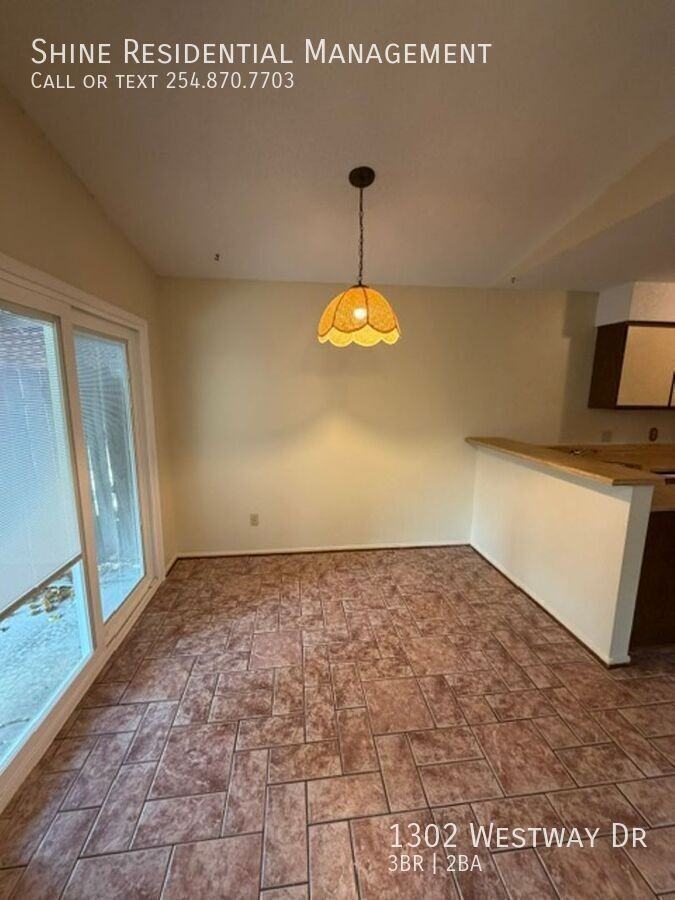 1302 Westway Dr - Photo 7 of 31