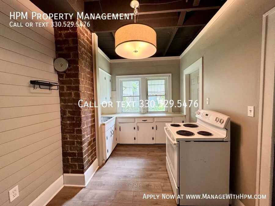 304 Chicago Pl Nw - Photo 4 of 18
