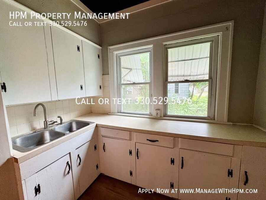 304 Chicago Pl Nw - Photo 5 of 18