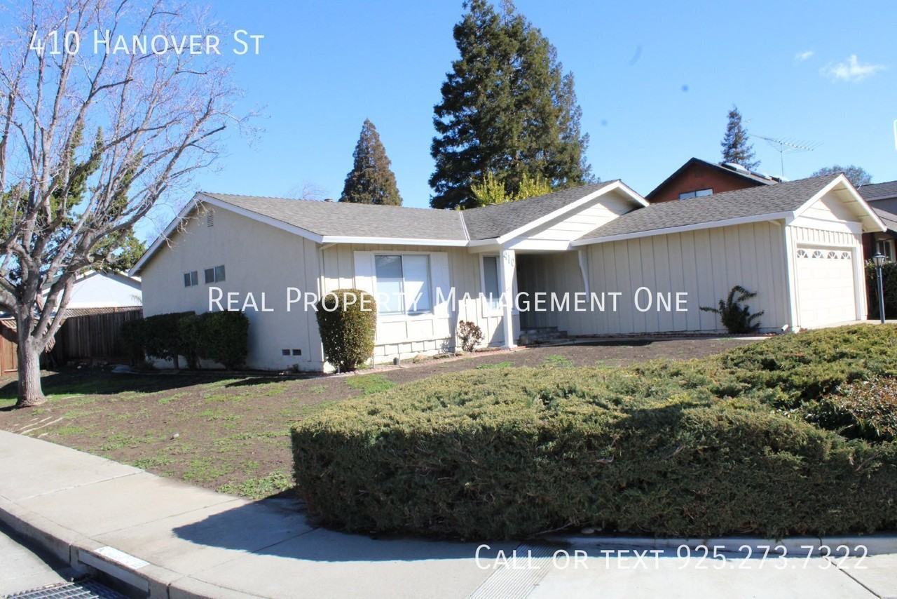 410 Hanover St - Photo 3 of 32