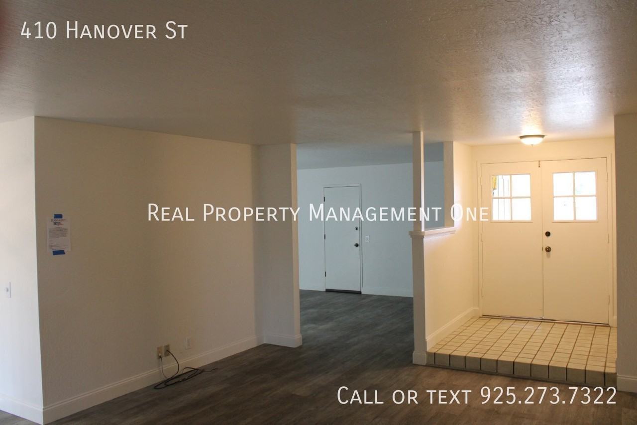 410 Hanover St - Photo 5 of 32