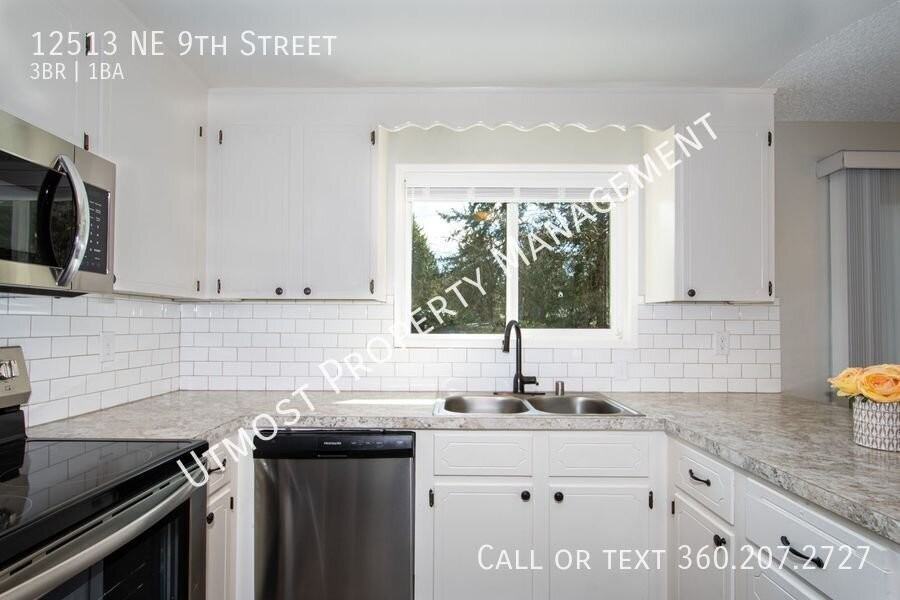 12513 Ne 9th St - Photo 4 of 13