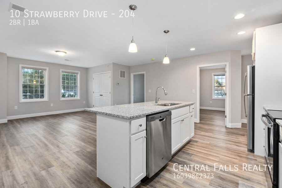 10 Strawberry Dr #204 - Photo 3 of 25