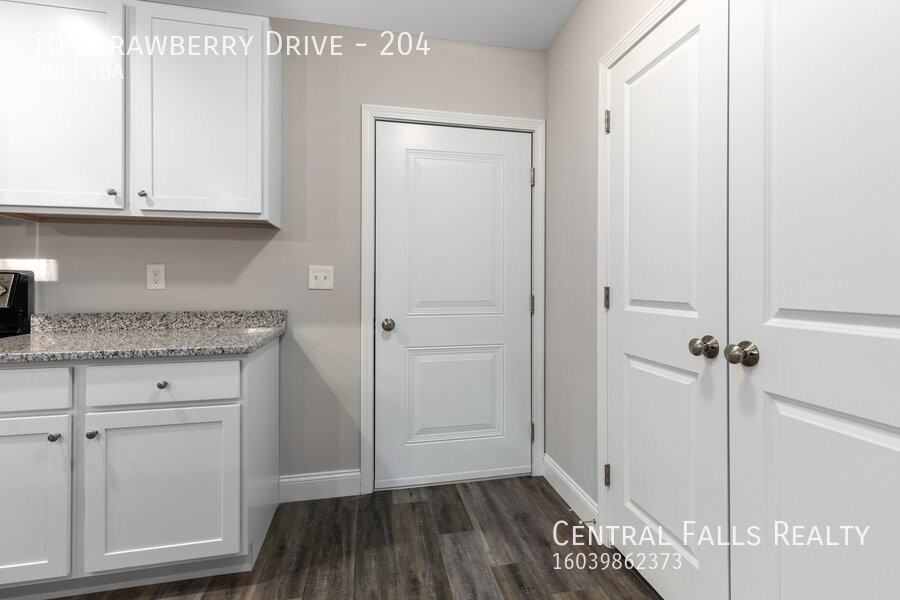 10 Strawberry Dr #204 - Photo 4 of 25