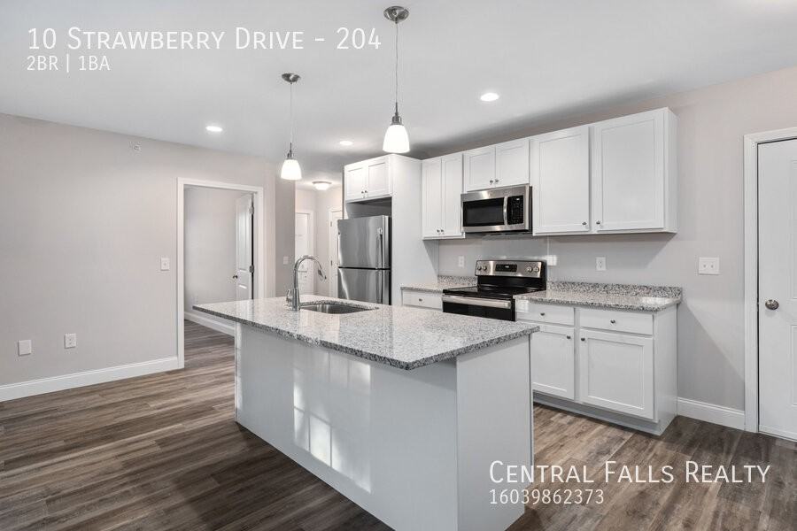 10 Strawberry Dr #204 - Photo 5 of 25