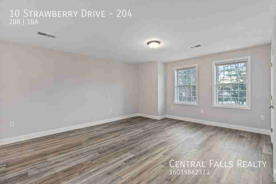 10 Strawberry Dr #204 - Photo 7 of 25