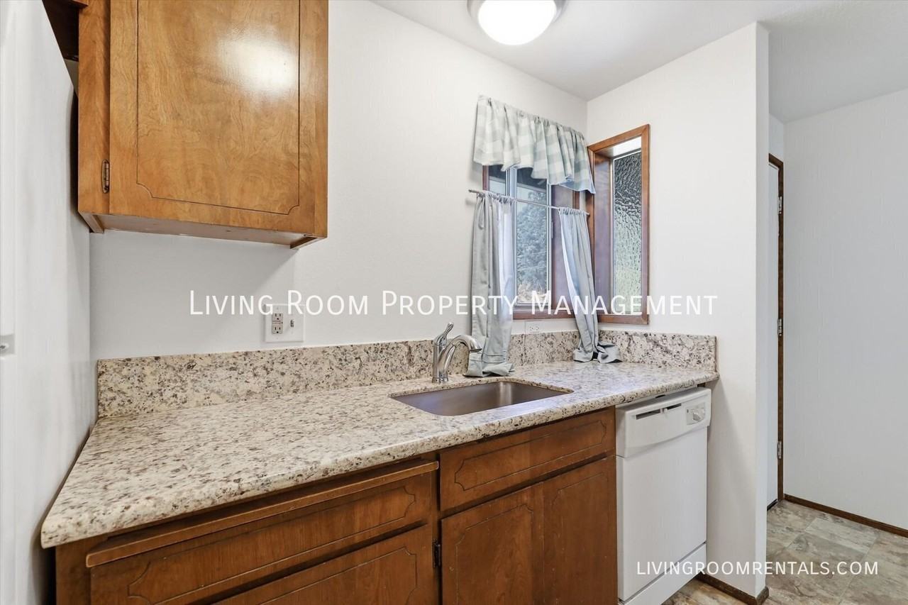 2114 Se 92nd Ave - Photo 2 of 19