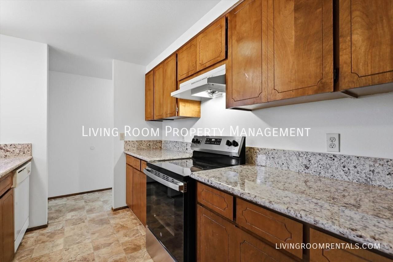 2114 Se 92nd Ave - Photo 3 of 19