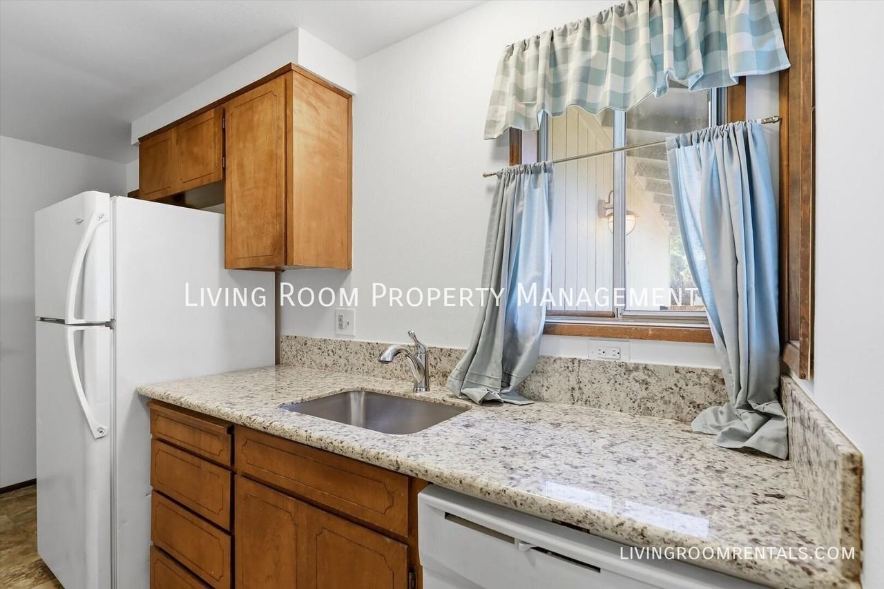 2114 Se 92nd Ave - Photo 4 of 19