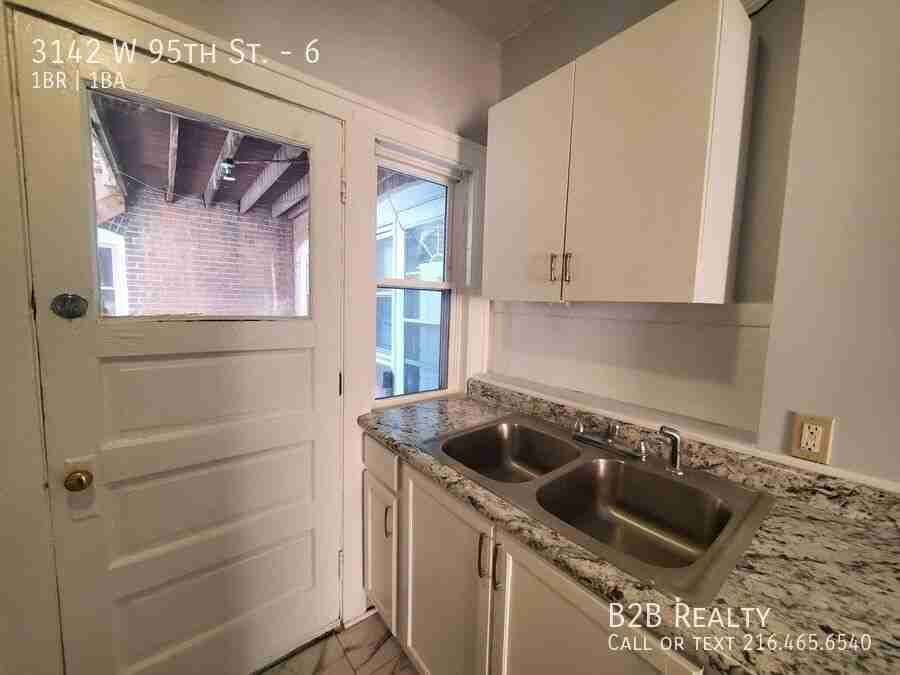 3142 W 95th St #6 - Photo 3 of 19
