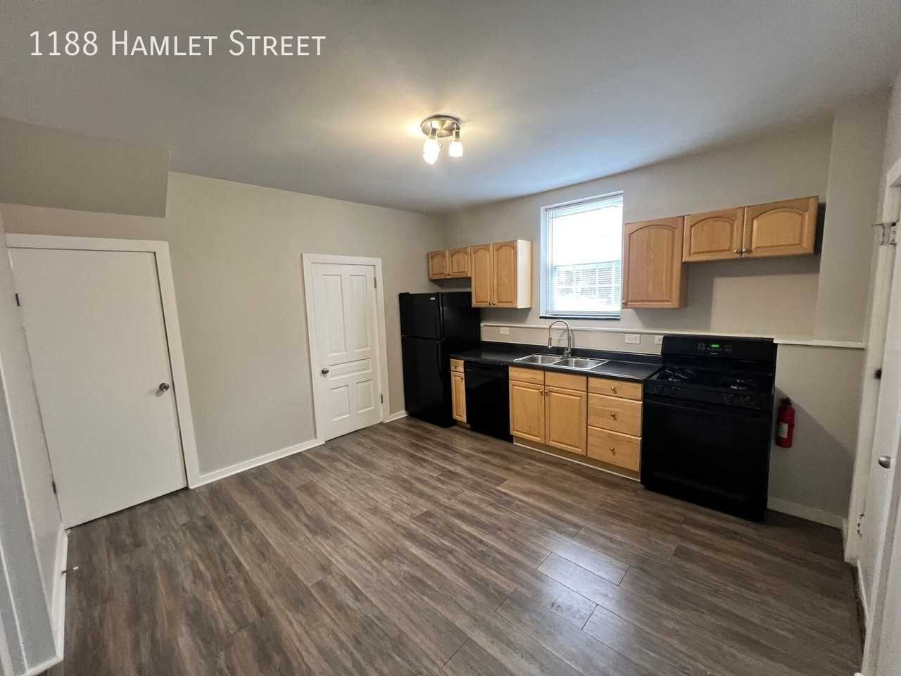 1188 Hamlet St - Photo 4 of 13