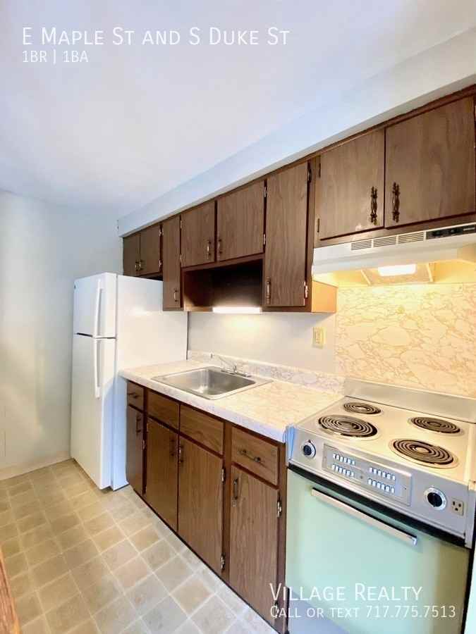 Maple & S Duke St #D - Photo 3 of 35