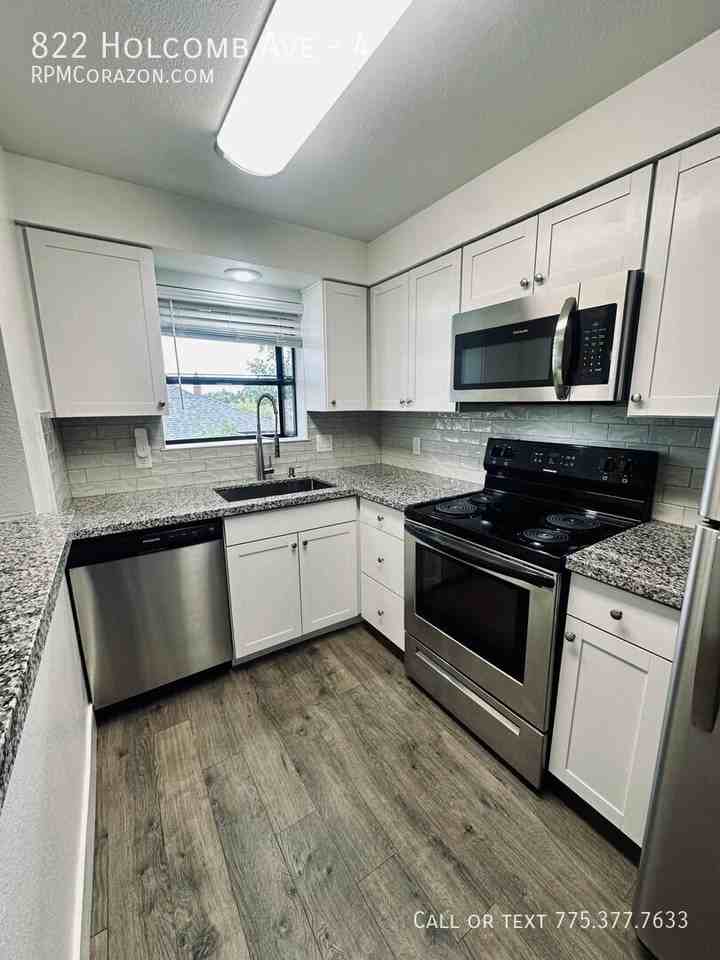 822 Holcomb Ave #4 - Photo 5 of 17