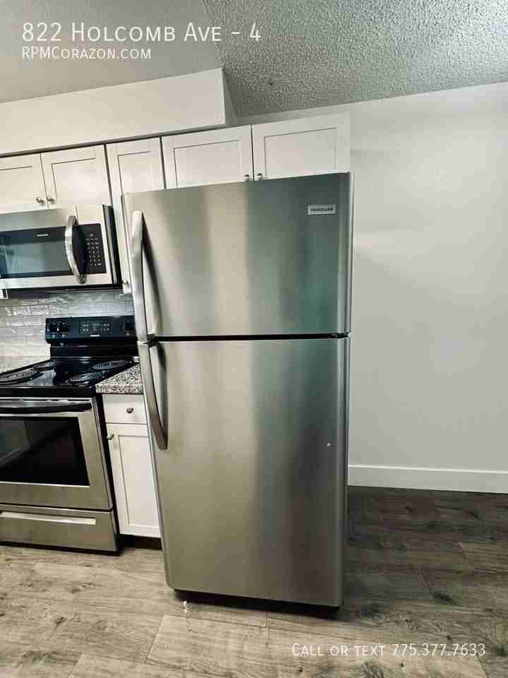 822 Holcomb Ave #4 - Photo 7 of 17