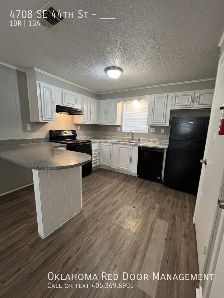 4708 Se 44th St - Photo 3 of 29
