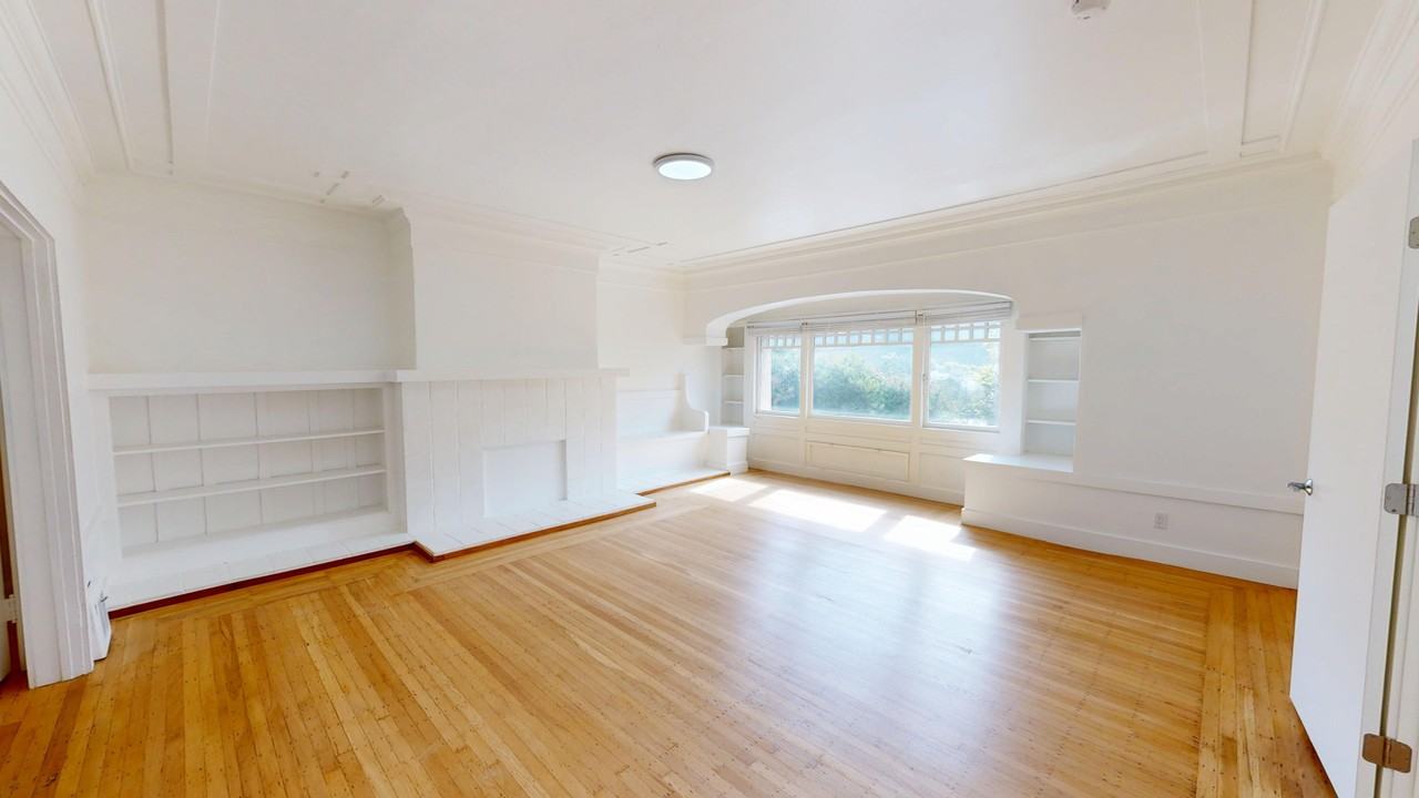 1077 Ashbury Street - Photo 2 of 19