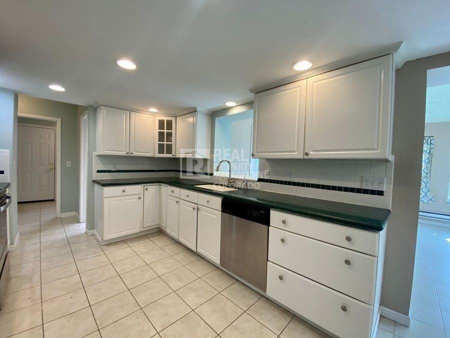 5932 S Dayton Ct - Photo 4 of 44