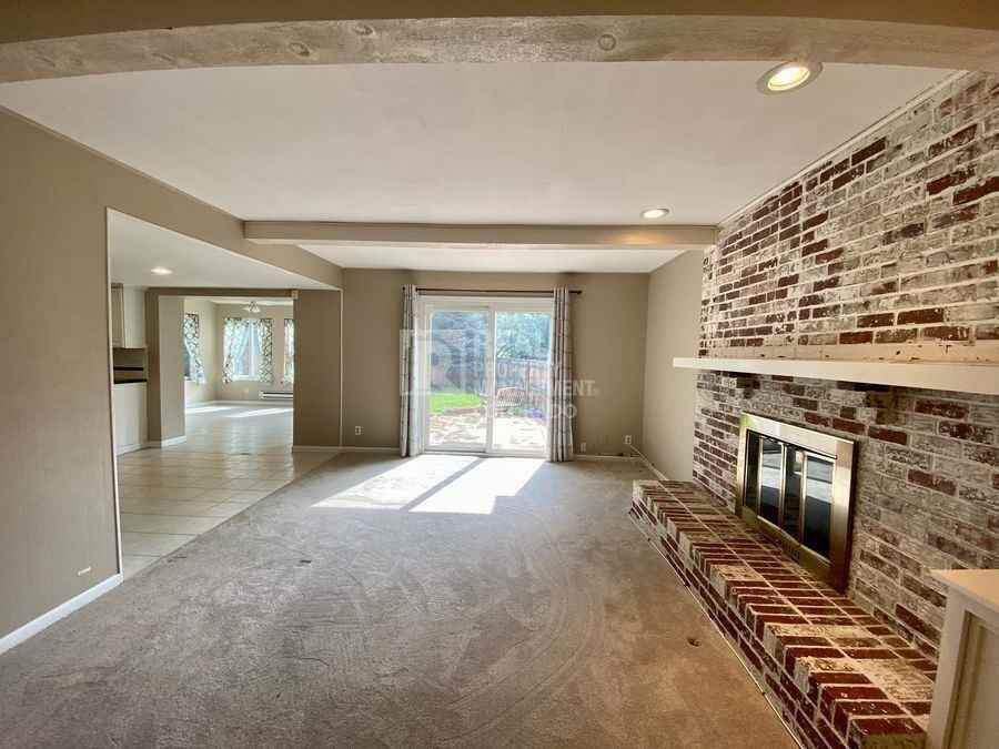 5932 S Dayton Ct - Photo 7 of 44