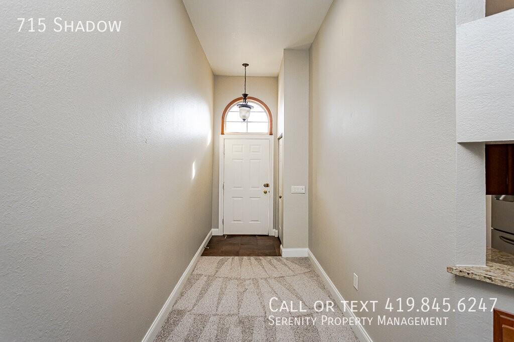 715 Shadow Ln - Photo 3 of 27