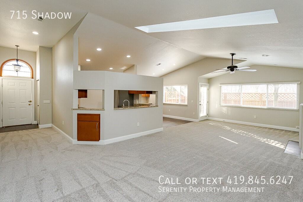 715 Shadow Ln - Photo 5 of 27