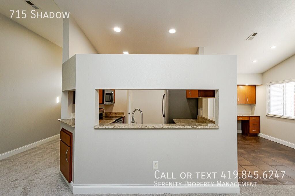 715 Shadow Ln - Photo 7 of 27