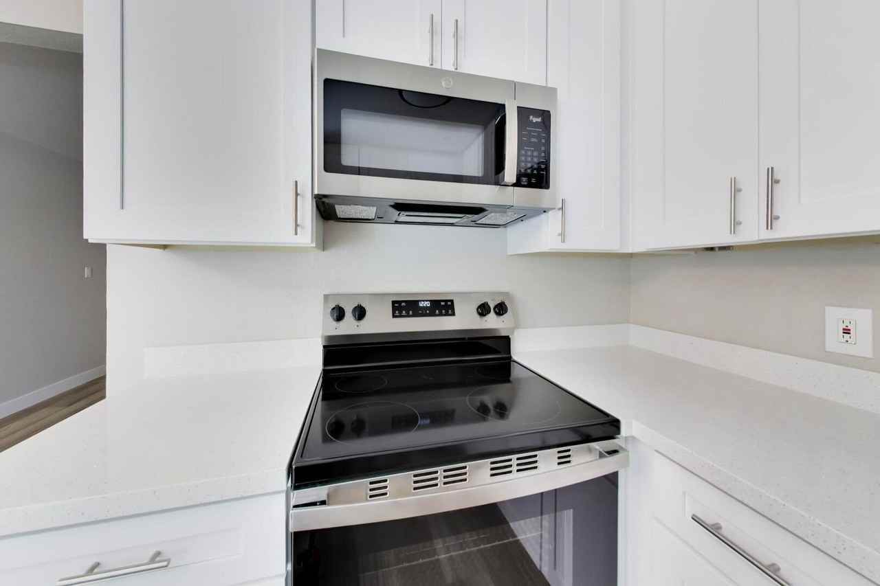 280 Chiquita Ave #01 - Photo 2 of 24