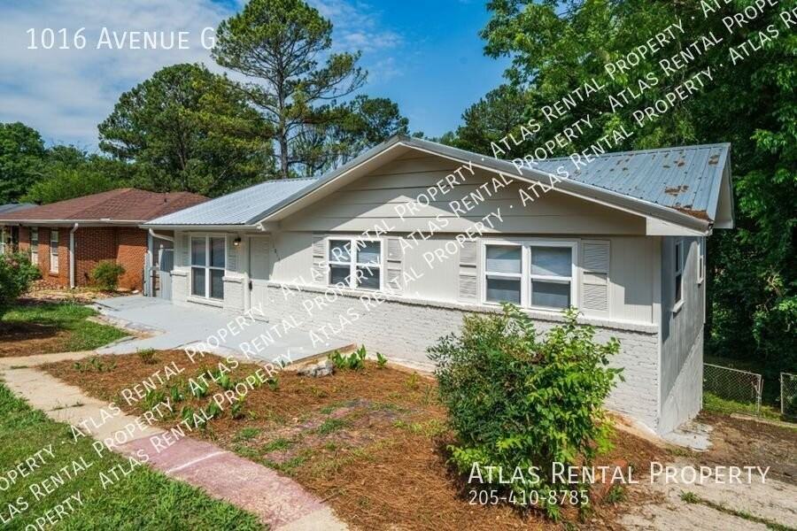 1016 Avenue G - Photo 2 of 22