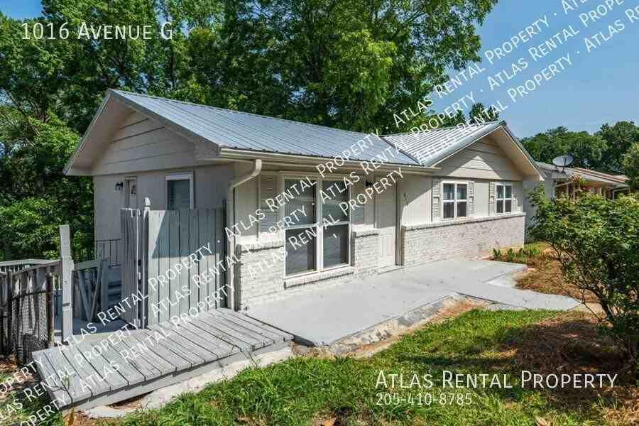 1016 Avenue G - Photo 3 of 22