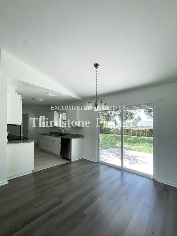 139 Cherry Point Dr - Photo 3 of 30