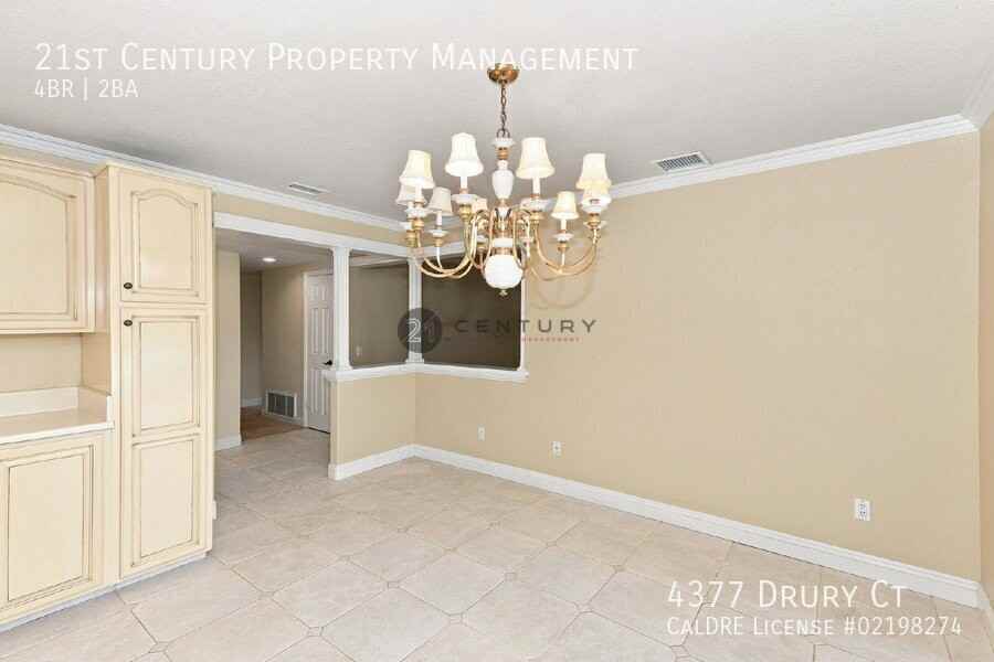 4377 Drury Ct - Photo 5 of 26