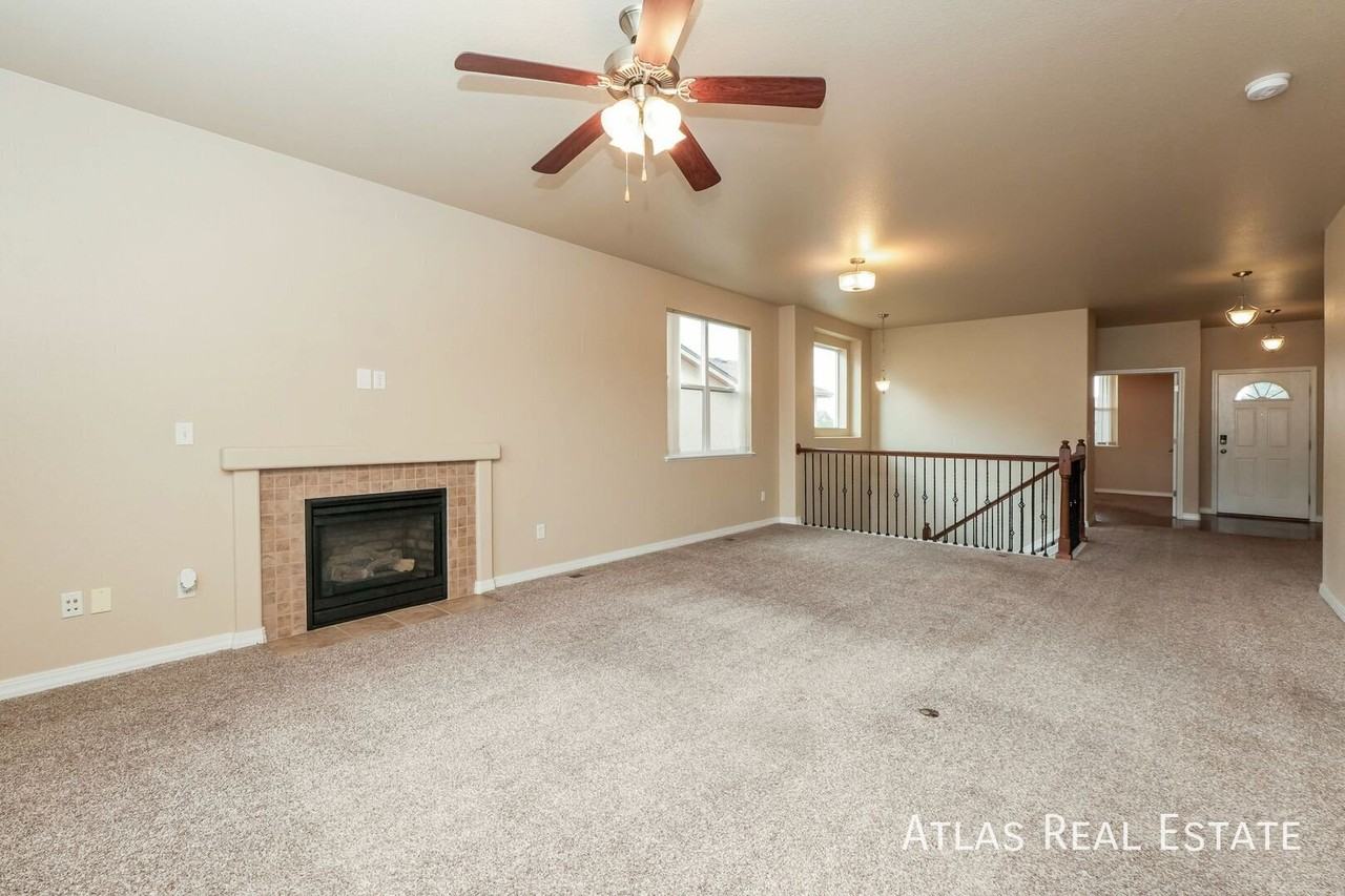 5828 Cumbre Vista Way - Photo 5 of 22