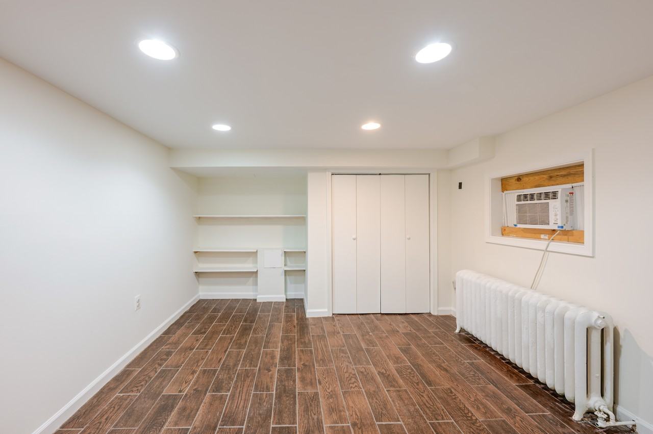1617 Monroe St Ne - Photo 4 of 50