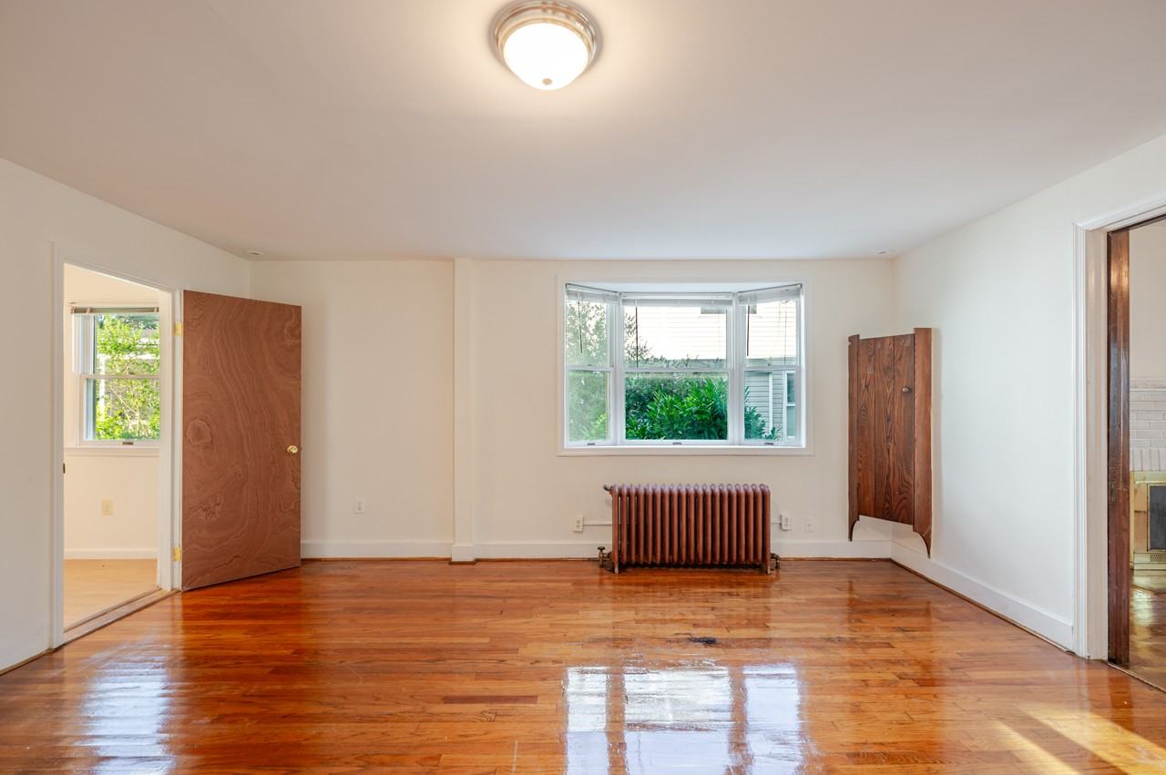 1617 Monroe St Ne - Photo 3 of 50