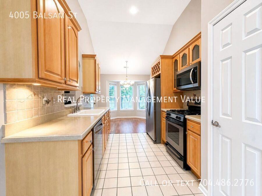 4005 Balsam St - Photo 4 of 23
