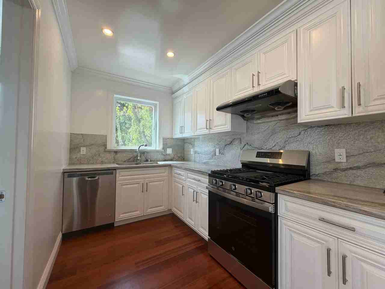 261A Dolores St - Photo 3 of 29