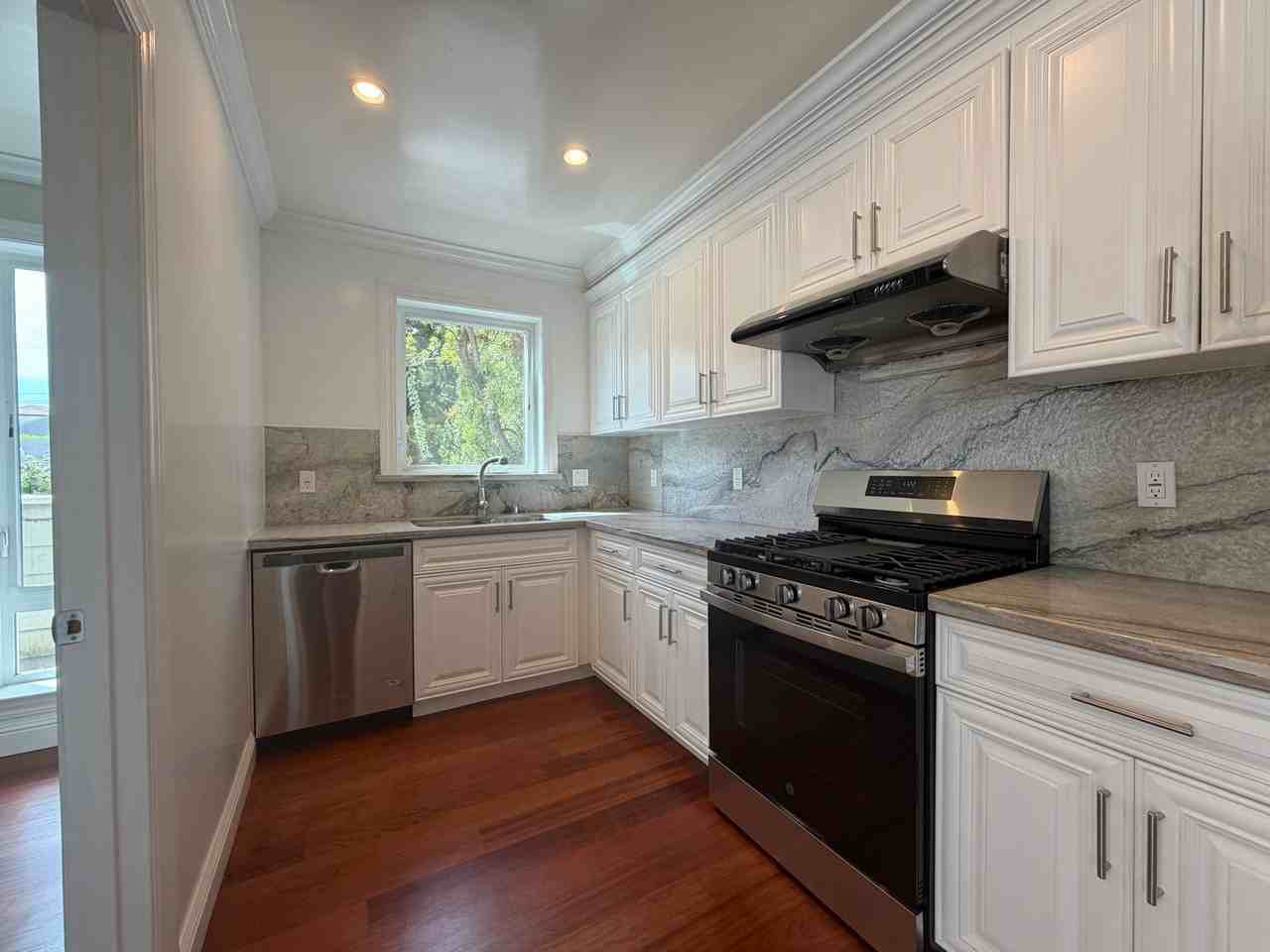 261A Dolores St - Photo 4 of 29