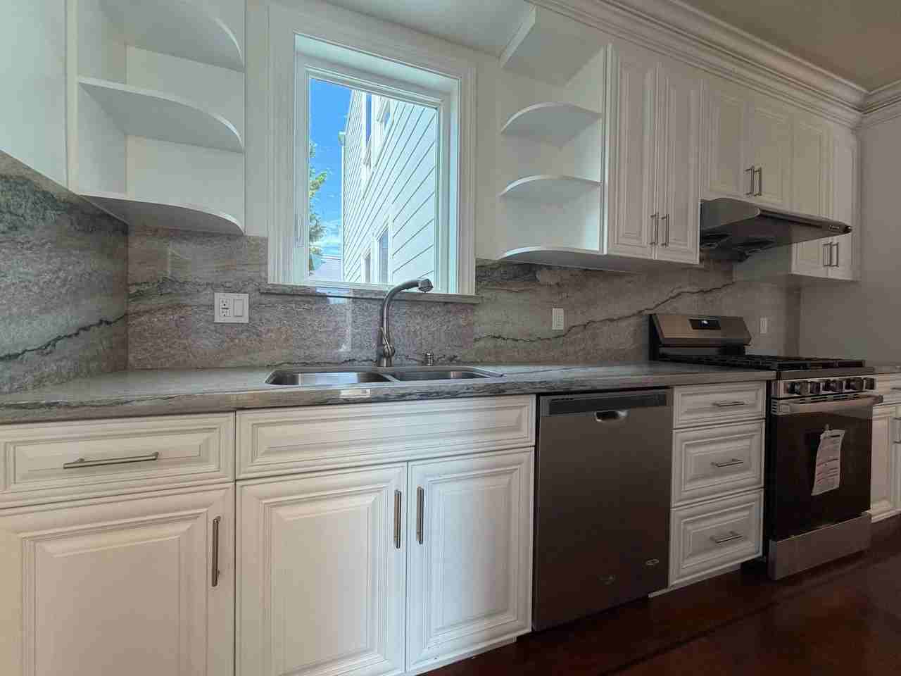 261B Dolores St - Photo 3 of 25