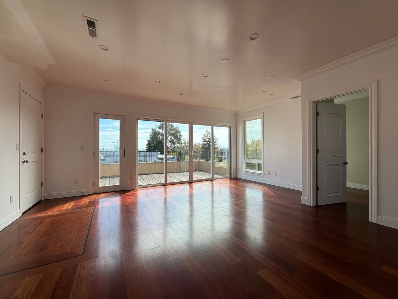 261C Dolores St - Photo 7 of 30