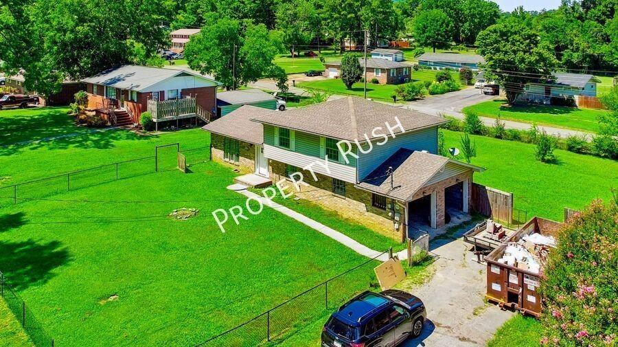 702 Fricks Ln - Photo 2 of 29
