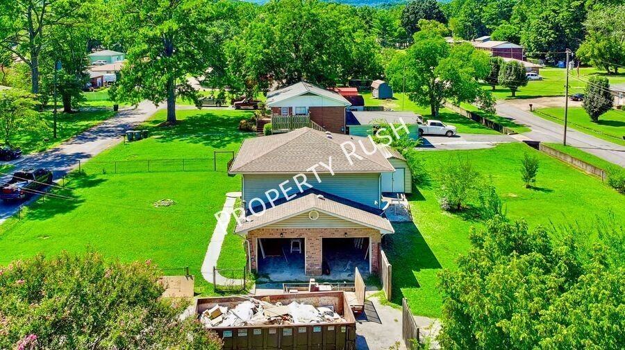 702 Fricks Ln - Photo 3 of 29