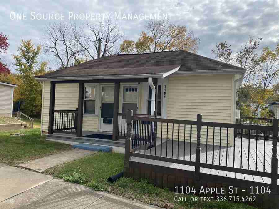 1104 Apple St #1104 - Photo 3 of 16