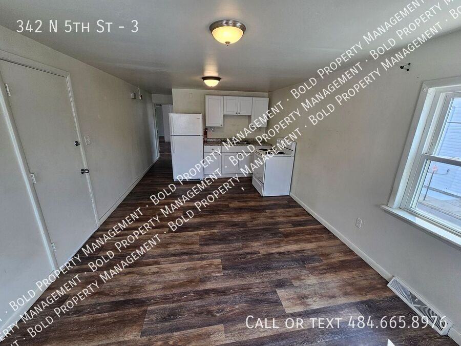 342 N 5th St #3 - Photo 4 of 14